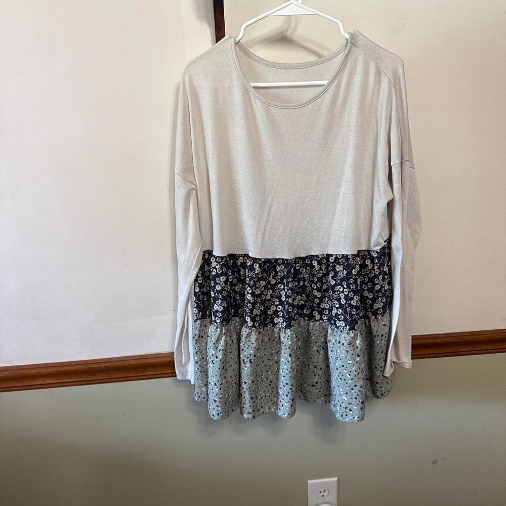 Curvy Brand white and blue floral long sleeve babydoll top size 2XL Plus